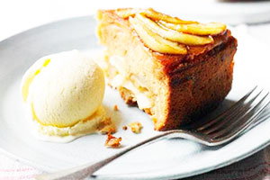 Шарлотка з бананами: різні способи приготування