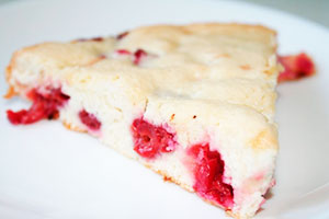 Шарлотка з вишнею – смачні рецепти