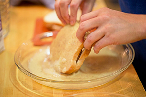 Грінки з яйцем і молоком: рецепт лицарів