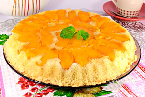 Шарлотка з персиками: смачні рецепти