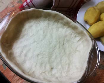 Заливний пиріг з капустою і картоплею. Покроковий рецепт з фото