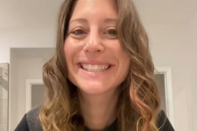 Як накрутити волосся на шкарпетки: найцікавіший лайфхак з інтернету