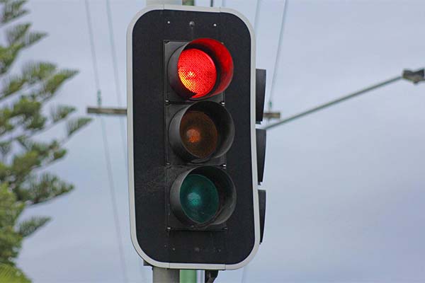 До чого сниться червоний, зелений або жовтий світлофор — 45 тлумачень із різних сонників.