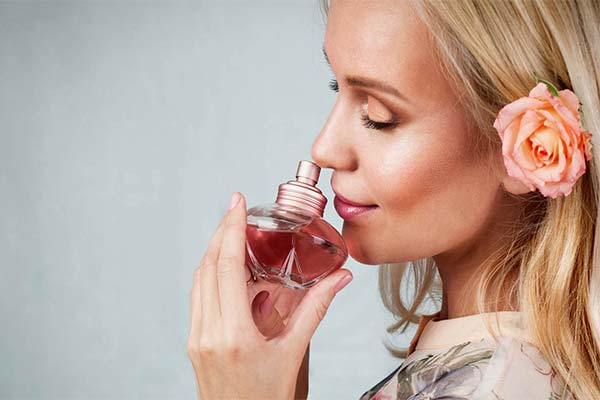 До чого сниться купувати жіночі чи чоловічі парфуми — 70 тлумачень із різних сонників