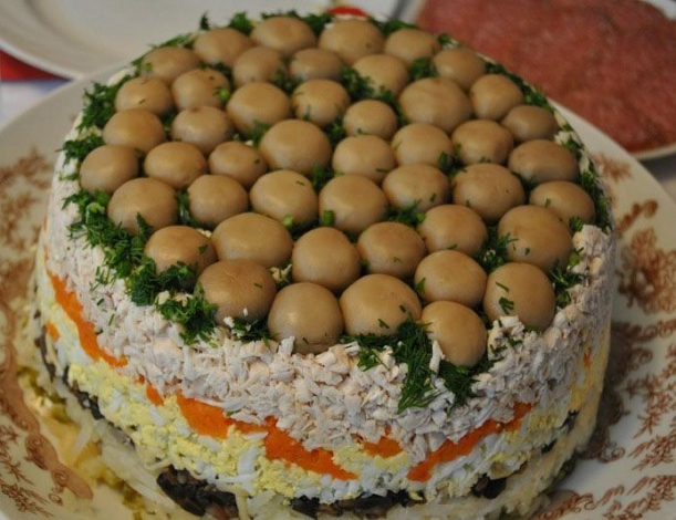 Новорічні салати 2022: смачні рецепти оригінальних новинок і незмінної класики