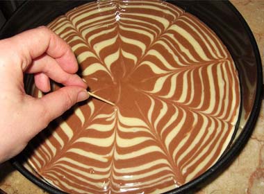 Улюблений домашній пиріг “Зебра”. Покроковий рецепт з фотографіями