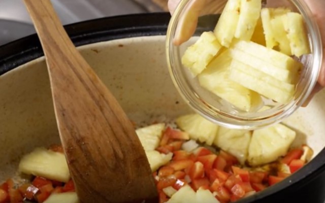 М’ясо з овочами, запечене в духовці — 8 рецептів