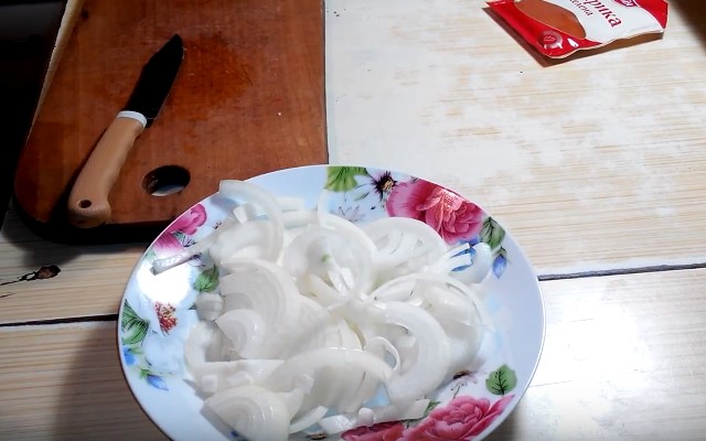 Гуляш зі свинини з підливою — 7 простих і смачних рецептів