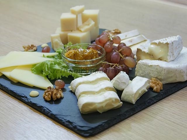 Салати у вигляді щури або миші на Новий Рік 2020: цікаві і нові рецепти