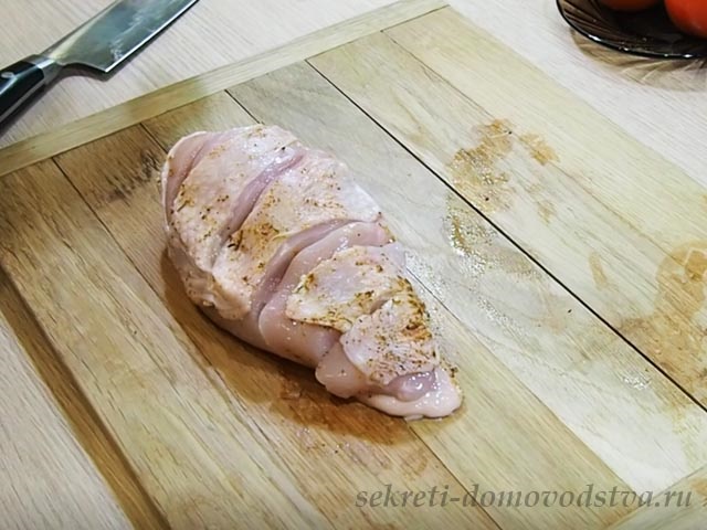 Курка з картоплею, запечена в рукаві в духовці — найсмачніший рецепт