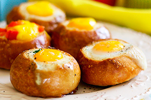 Як приготувати яєчню в хлібі правильно і швидко