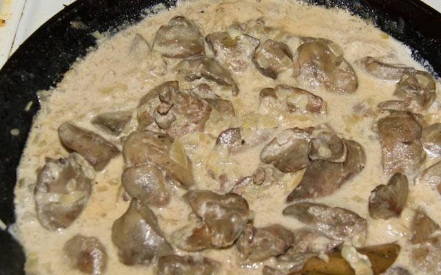 Гуляш зі свинини з підливою — 7 простих і смачних рецептів