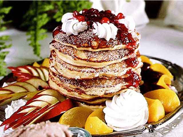 Млинці на молоці – 20 найсмачніших покрокових рецептів з фото і відео