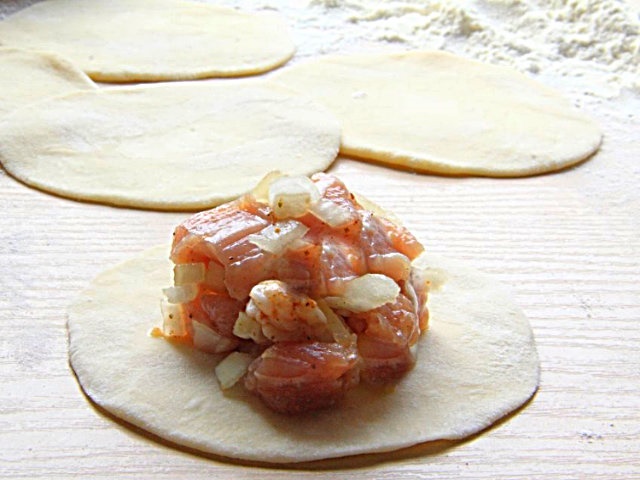 Як приготувати біляші з мясом в духовці. 6 смачних домашніх рецептів