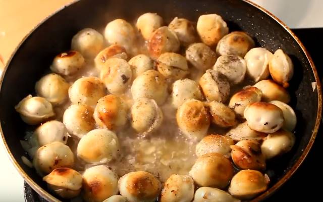 Смажені пельмені: як смачно посмажити пельмені на сковороді, і не тільки