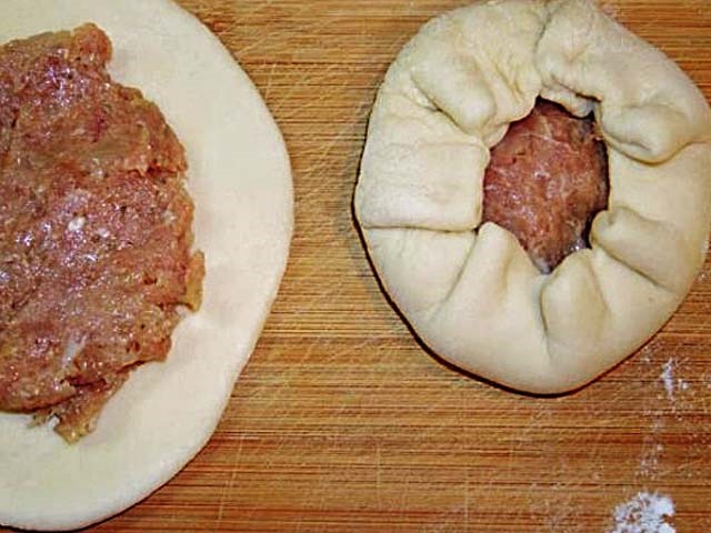 Як приготувати біляші з мясом в духовці. 6 смачних домашніх рецептів