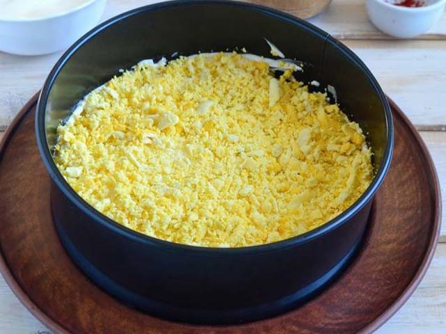 Салат Мімоза з рибними консервами — класичні покрокові рецепти