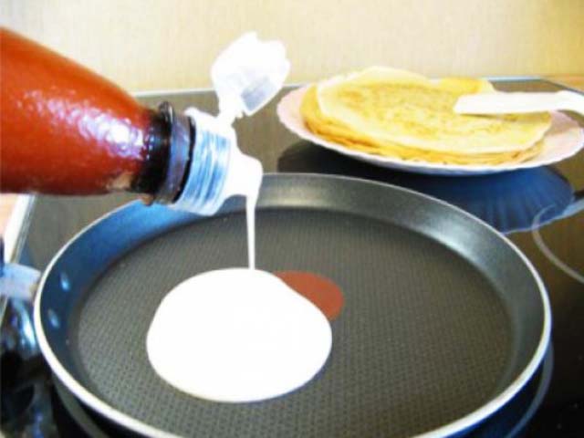 Млинці на молоці з дірочками тонкі і дуже смачні – 10 простих рецептів