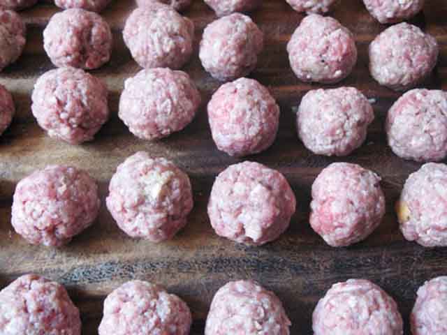 Тефтелі з підливою – 8 кращих кулінарних рецептів