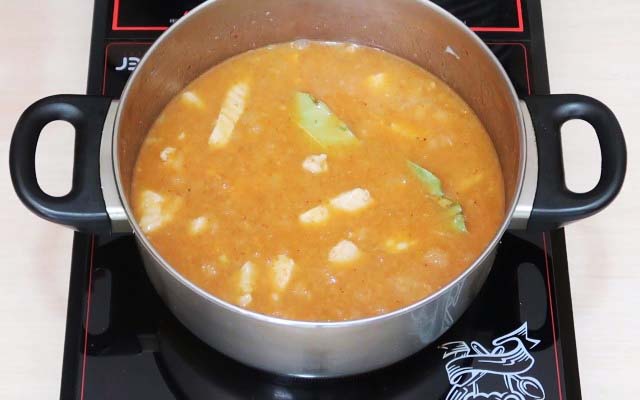 Гуляш зі свинини з підливою — 7 простих і смачних рецептів