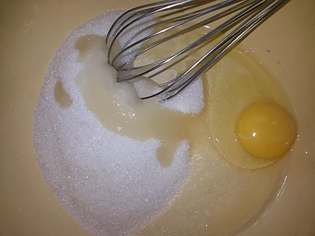 Шарлотка з яблуками в духовці, 5 простих рецептів з фото покроково