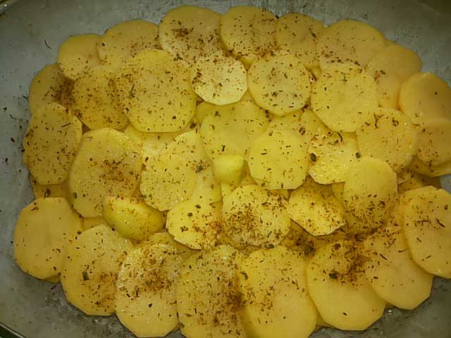 Курка з картоплею в духовці. Як смачно запекти курку з картоплею і грибами