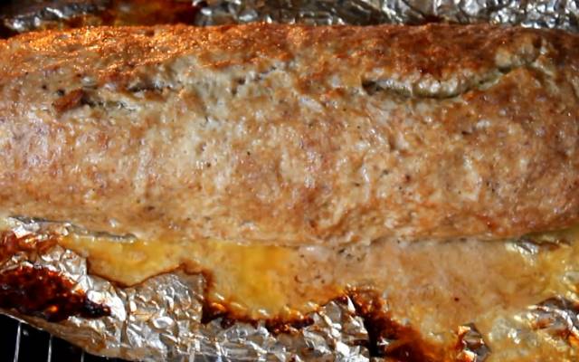 М’ясний рулет з фаршу — 6 рецептів з різними начинками