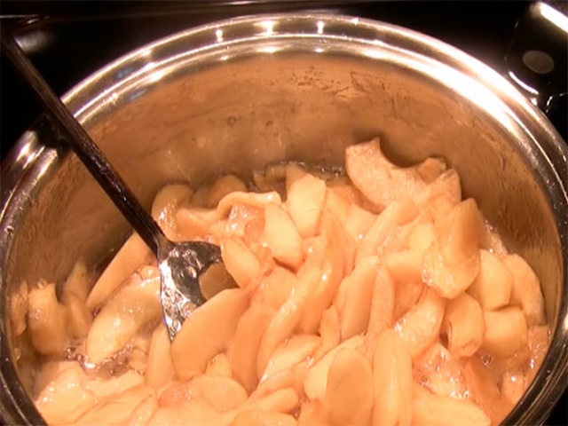 Прозоре варення з яблук часточками — 8 швидких рецептів на зиму