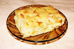 Шарлотка на молоці з яблуками: рецепти і нюанси приготування