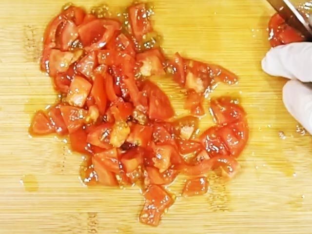 Салати з авокадо і консервованим тунцем — прості і смачні рецепти