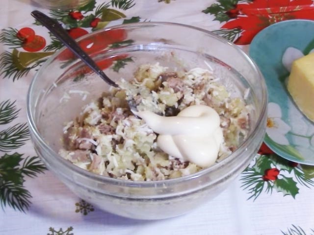 Салат Кучугури — покрокові рецепти для святкового столу