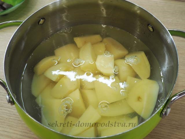 Картопляний суп-пюре з білими грибами