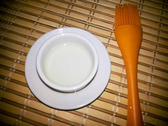 Тонкі млинці на кефірі – 15 смачних рецептів млинців з дірочками