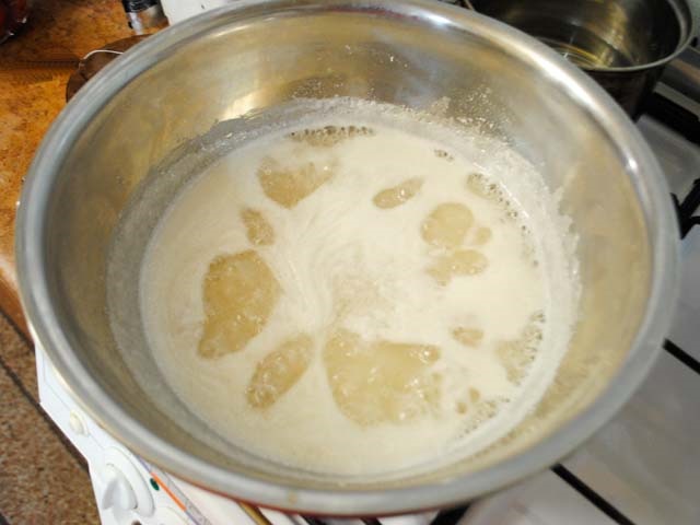 Густе варення з полуниць на зиму з цілими ягодами