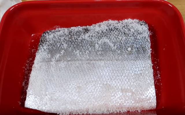 Сьомга, солона в домашніх умовах простими способами: солимо смачно і швидко