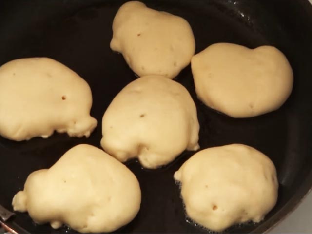 Пишні оладки на кефірі – 10 кращих і перевірених рецептів з фото і відео