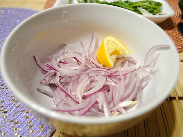 Салати з авокадо і консервованим тунцем — прості і смачні рецепти