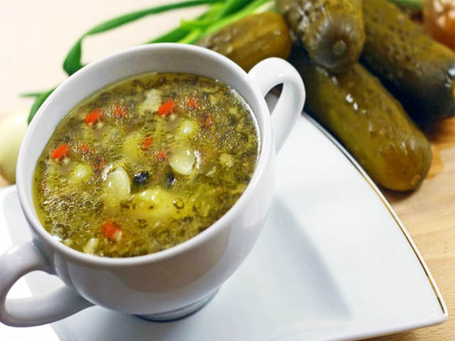 Розсольник – 14 кращих рецептів смачного супу з перловкою, рисом і солоними огірками