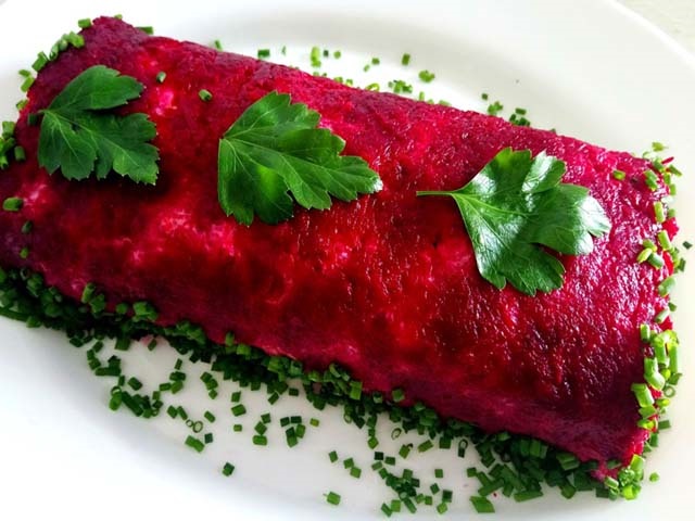 Салат Оселедець під шубою — 11 класичних рецептів з описом послідовності шарів