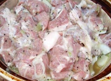 Шашлик зі свинини і найсмачніші маринади. 6 рецептів маринаду, щоб м’ясо було м’яким