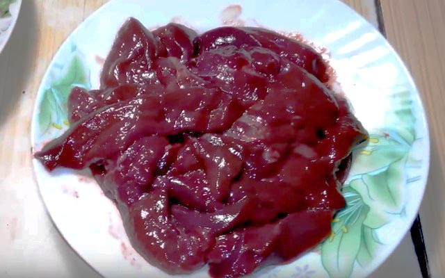 Гуляш зі свинини з підливою — 7 простих і смачних рецептів