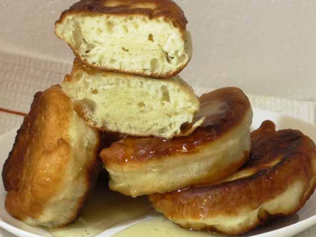 Пишні оладки на кефірі – 10 кращих і перевірених рецептів з фото і відео