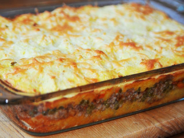 Картопляна запіканка з фаршем в духовці – 5 рецептів з фото і відео