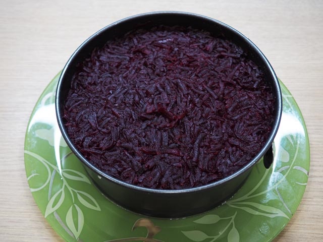 Салат Оселедець під шубою — 11 класичних рецептів з описом послідовності шарів