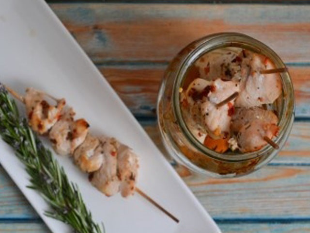 Шашлик з курки в духовці — 9 рецептів приготування на шпажках