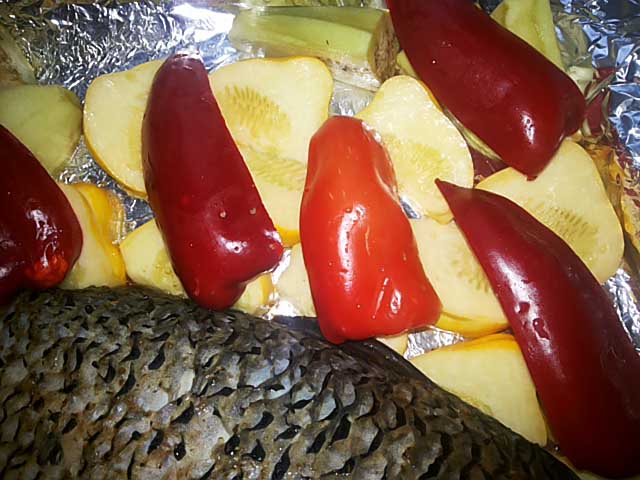 Короп запечений в духовці у фользі – покроковий рецепт з фото