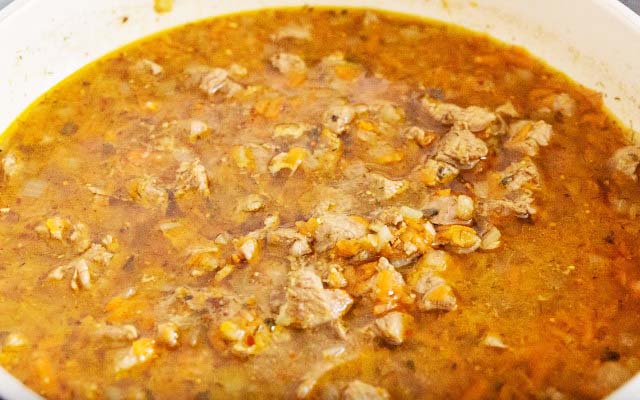 Гуляш зі свинини з підливою — 7 простих і смачних рецептів