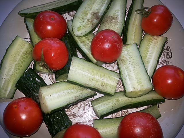 Риба запечена в духовці з овочами і сиром – рецепт з фото