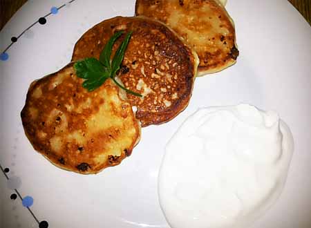 Оладки на сніданок. Як приготувати овочеві оладки і оладки на кефірі і дріжджах.