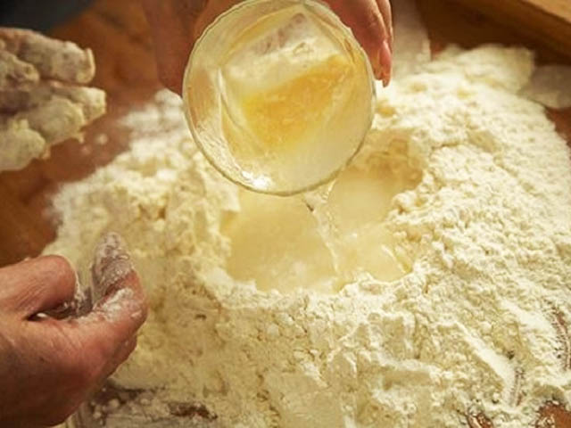 Тісто для домашніх пельменів – 10 кращих рецептів з фото і відео